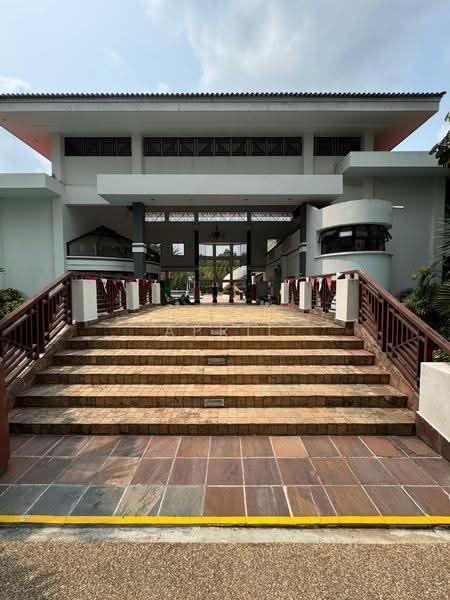 Orchid Park Condominium, 87 Yishun Street 81, Sembawang / Yishun, 3 Bedrooms, 1,195 sqft, Condominium For Sale, by April Koh, 500262780 - Exterior - PropertyGuru.com.sg