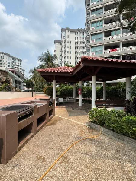 Orchid Park Condominium, 87 Yishun Street 81, Sembawang / Yishun, 3 Bedrooms, 1,195 sqft, Condominium For Sale, by April Koh, 500262780 - Exterior - PropertyGuru.com.sg