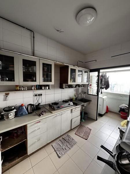 197B Boon Lay Fields, 197B Boon Lay Drive, Boon Lay / Jurong / Tuas, 3 Bedrooms, 1,001 sqft, HDB Flat For Sale, by Carson Chan, 500262783 - Kitchen - PropertyGuru.com.sg