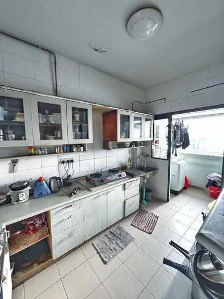197B Boon Lay Fields, 197B Boon Lay Drive, Boon Lay / Jurong / Tuas, 3 Bedrooms, 1,001 sqft, HDB Flat For Sale, by Carson Chan, 500262783 - Kitchen - PropertyGuru.com.sg