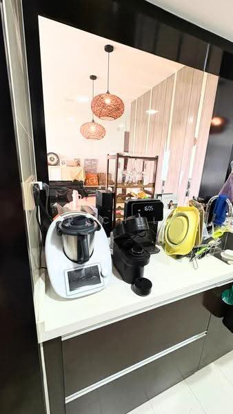Sunglade, 3 Serangoon Avenue 2, Hougang / Punggol / Sengkang, 3 Bedrooms, 1,152 sqft, Condominium For Rent, by Rachel Lau, 500262791 - Kitchen - PropertyGuru.com.sg
