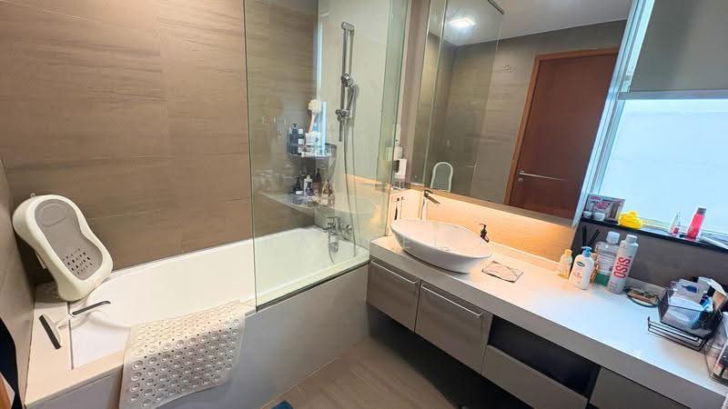 Sunglade, 3 Serangoon Avenue 2, Hougang / Punggol / Sengkang, 3 Bedrooms, 1,152 sqft, Condominium For Rent, by Rachel Lau, 500262791 - Bathroom - PropertyGuru.com.sg