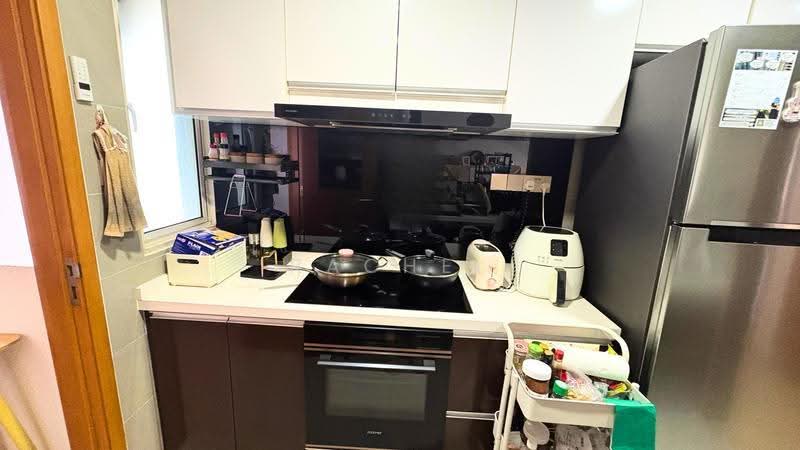 Sunglade, 3 Serangoon Avenue 2, Hougang / Punggol / Sengkang, 3 Bedrooms, 1,152 sqft, Condominium For Rent, by Rachel Lau, 500262791 - Kitchen - PropertyGuru.com.sg