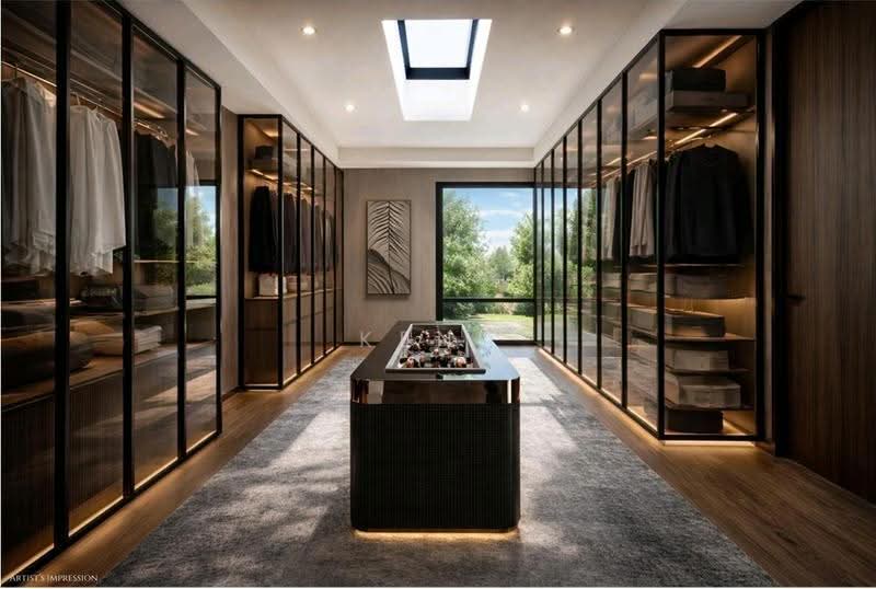 Ventura House, Sian Tuan Avenue, Clementi Park / Upper Bukit Timah, 7 Bedrooms, 14,482 sqft, Detached House For Sale, by Kent YUNANDAR, 500262793 - Walk-in Wardrobe - PropertyGuru.com.sg