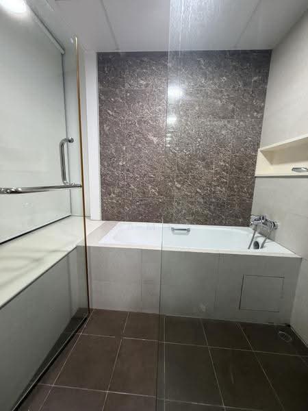 City Square Residences, 6 Kitchener Link, Farrer Park / Serangoon Rd, Room Rental, 150 sqft, Condominium For Rent, by James Lee, 500262796 - Bathroom - PropertyGuru.com.sg