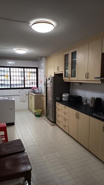197 Bishan Street 13, 197 Bishan Street 13, Ang Mo Kio / Bishan / Thomson, 3 Bedrooms, 904 sqft, HDB Flat For Sale, by Tan Chee Peng, 500262798 - Kitchen - PropertyGuru.com.sg