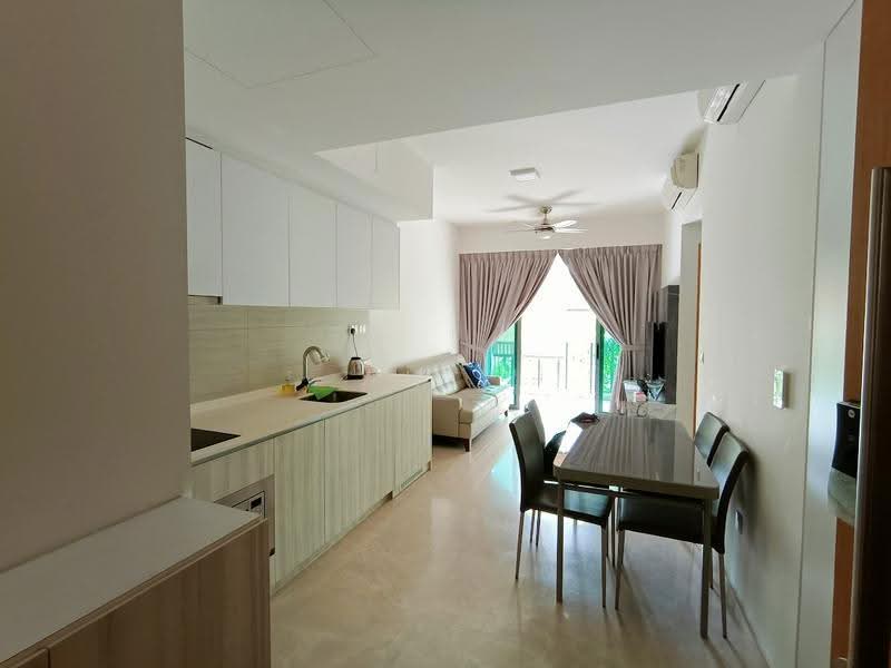 The Glades, 4 Bedok Rise, Bedok / Upper East Coast, 2 Bedrooms, 678 sqft, Condominium For Rent, by HT Lee, 500262810 - Living Room - PropertyGuru.com.sg