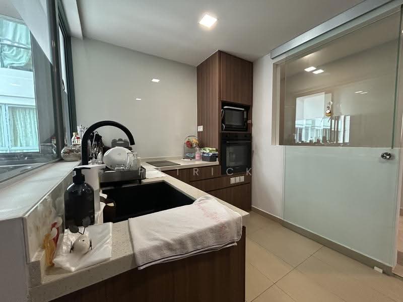 Chantilly Rise, 82 Hillview Avenue, Dairy Farm / Bukit Panjang / Choa Chu Kang, 3 Bedrooms, 1,206 sqft, Condominium For Sale, by Patrick Ang, 500262818 - Kitchen - PropertyGuru.com.sg