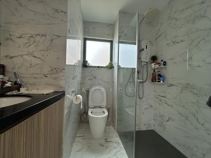 Chantilly Rise, 82 Hillview Avenue, Dairy Farm / Bukit Panjang / Choa Chu Kang, 3 Bedrooms, 1,206 sqft, Condominium For Sale, by Patrick Ang, 500262818 - Bathroom - PropertyGuru.com.sg