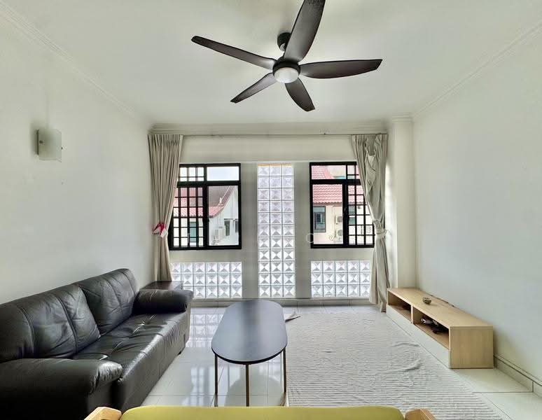 St Patrick's Court, 27 St. Patrick'S Road, East Coast / Marine Parade, 2 Bedrooms, 980 sqft, Apartment For Rent, by Terence Tee (郑志翔), 500262827 - Living Room - PropertyGuru.com.sg