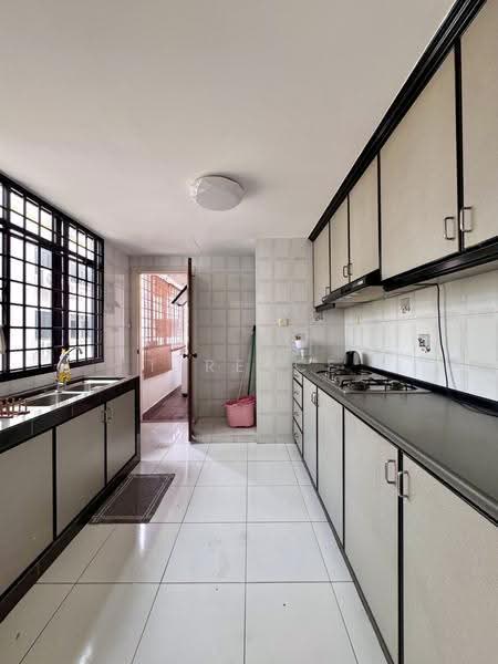 St Patrick's Court, 27 St. Patrick'S Road, East Coast / Marine Parade, 2 Bedrooms, 980 sqft, Apartment For Rent, by Terence Tee (郑志翔), 500262827 - Kitchen - PropertyGuru.com.sg
