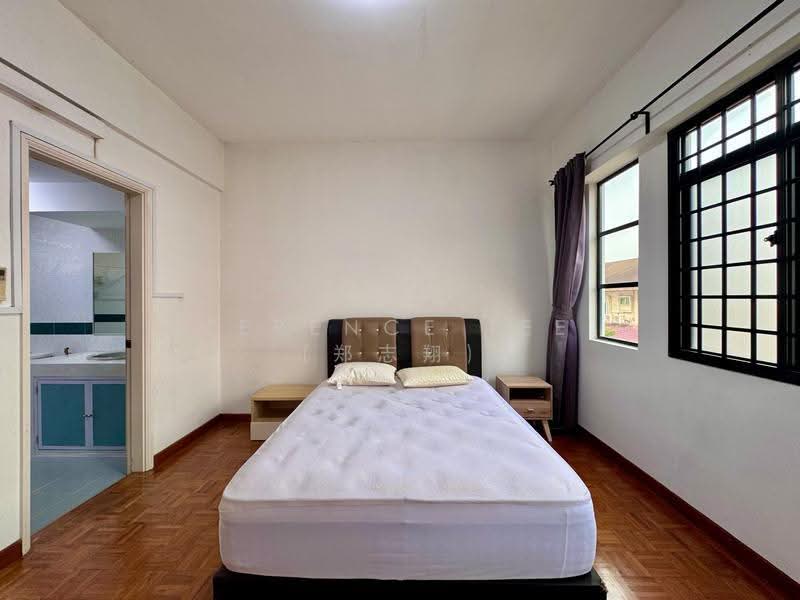 St Patrick's Court, 27A St. Patrick's Road, East Coast / Marine Parade, 2 Bedrooms, 980 sqft, Apartment For Rent, by Terence Tee (郑志翔), 500262827 - Master Bedroom - PropertyGuru.com.sg