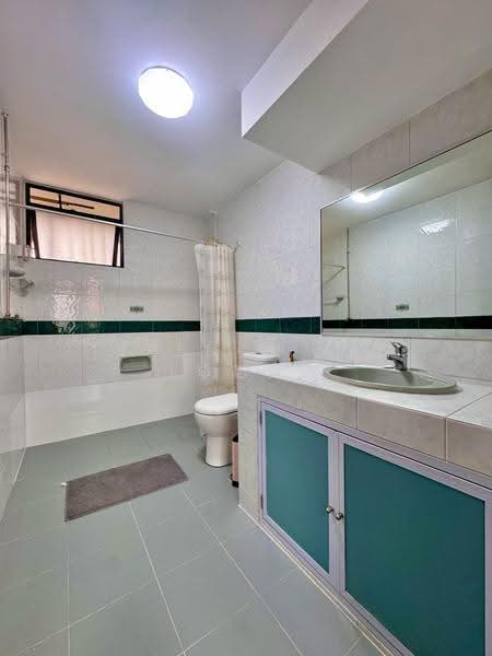 St Patrick's Court, 27A St. Patrick's Road, East Coast / Marine Parade, 2 Bedrooms, 980 sqft, Apartment For Rent, by Terence Tee (郑志翔), 500262827 - Master Bathroom - PropertyGuru.com.sg