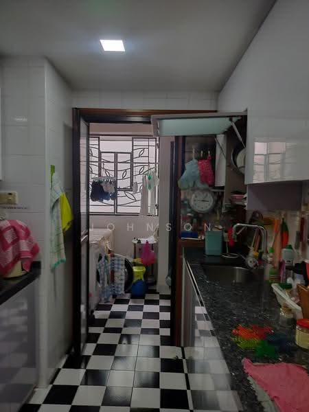 The Florida, 76 Hougang Avenue 7, Hougang / Punggol / Sengkang, 3 Bedrooms, 1,292 sqft, Condominium For Sale, by Johnson Ng, 500262830 - Kitchen - PropertyGuru.com.sg