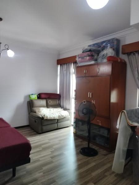 The Florida, 76 Hougang Avenue 7, Hougang / Punggol / Sengkang, 3 Bedrooms, 1,292 sqft, Condominium For Sale, by Johnson Ng, 500262830 - Living Room - PropertyGuru.com.sg
