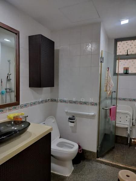 The Florida, 76 Hougang Avenue 7, Hougang / Punggol / Sengkang, 3 Bedrooms, 1,292 sqft, Condominium For Sale, by Johnson Ng, 500262830 - Bathroom - PropertyGuru.com.sg