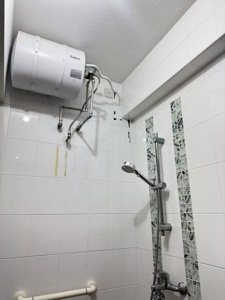 209B Punggol Place, 209B Punggol Place, Hougang / Punggol / Sengkang, Room Rental, 120 sqft, HDB Flat For Rent, by Ben XIA 夏天鹏, 500262853 - Bathroom - PropertyGuru.com.sg