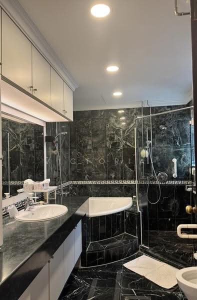 Yong An Park, 327 River Valley Road, Orchard / River Valley, 4 Bedrooms, 3,110 sqft, Condominium For Rent, by Victoria Tan, 500262854 - Bathroom - PropertyGuru.com.sg