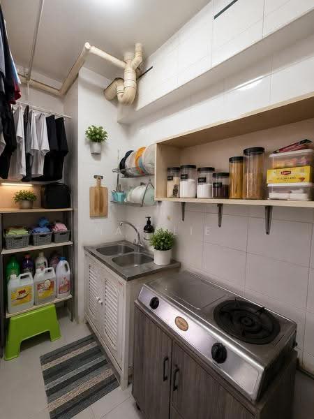 622B Punggol Central, 622B Punggol Central, Hougang / Punggol / Sengkang, 1 Bedroom, 495 sqft, HDB Flat For Sale, by Natalie Lim, 500262858 - Kitchen - PropertyGuru.com.sg
