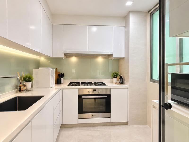 Eight Riversuites, 2 Whampoa East, Balestier / Toa Payoh, 3 Bedrooms, 980 sqft, Condominium For Sale, by Karen Su, 500262862 - Kitchen - PropertyGuru.com.sg