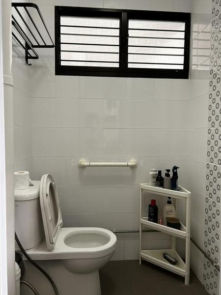 213 Bedok North Street 1, 213 Bedok North Street 1, Bedok / Upper East Coast, 2 Bedrooms, 731 sqft, HDB Flat For Rent, by Daphne Phoa, 500262863 - Bathroom - PropertyGuru.com.sg