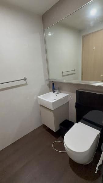 Twin Fountains, 11A Woodlands Avenue 6, Admiralty / Woodlands, Room Rental, 300 sqft, Condominium For Rent, by Jessica Liang, 500262873 - Bathroom - PropertyGuru.com.sg