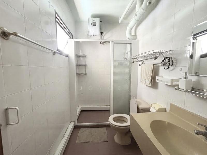 297B Choa Chu Kang Avenue 2, 297B Choa Chu Kang Avenue 2, Dairy Farm / Bukit Panjang / Choa Chu Kang, 4 Bedrooms, 1,313 sqft, HDB Flat For Sale, by Joyce Chua, 500262891 - Bathroom - PropertyGuru.com.sg