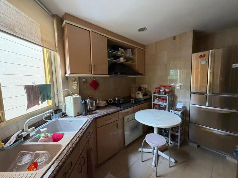 Villa Marina, 21 Jalan Sempadan, East Coast / Marine Parade, 4 Bedrooms, 2,024 sqft, Condominium For Sale, by Phoebe Toh Wan Ru, 500262893 - Kitchen - PropertyGuru.com.sg
