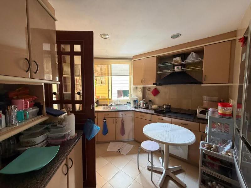 Villa Marina, 21 Jalan Sempadan, East Coast / Marine Parade, 4 Bedrooms, 2,024 sqft, Condominium For Sale, by Phoebe Toh Wan Ru, 500262893 - Kitchen - PropertyGuru.com.sg