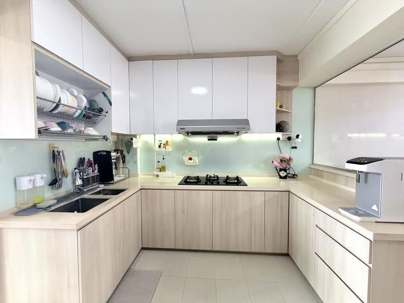 742 Tampines Street 72, 742 Tampines Street 72, Pasir Ris / Tampines, 3 Bedrooms, 1,076 sqft, HDB Flat For Sale, by Karen Cheng, 500262904 - Kitchen - PropertyGuru.com.sg