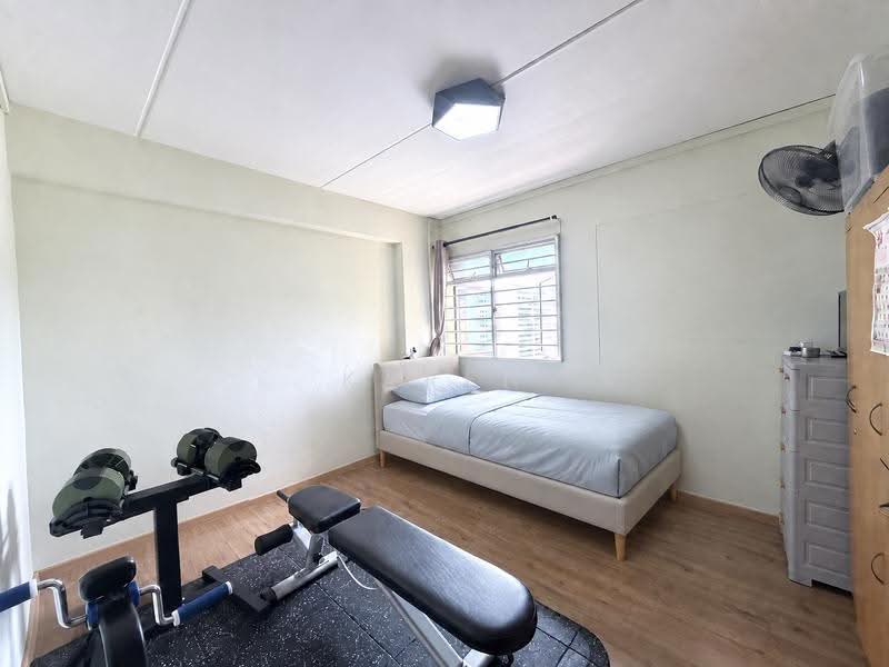 742 Tampines Street 72, 742 Tampines Street 72, Pasir Ris / Tampines, 3 Bedrooms, 1,076 sqft, HDB Flat For Sale, by Karen Cheng, 500262904 - Bedroom - PropertyGuru.com.sg