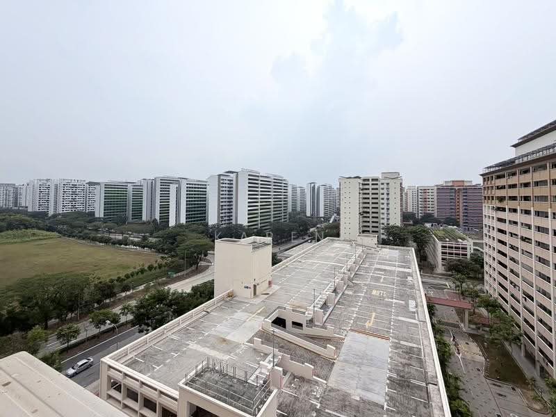 742 Tampines Street 72, 742 Tampines Street 72, Pasir Ris / Tampines, 3 Bedrooms, 1,076 sqft, HDB Flat For Sale, by Karen Cheng, 500262904 - Exterior - PropertyGuru.com.sg
