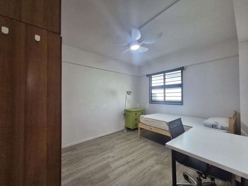 301 Jurong East Street 32, 301 Jurong East Street 32, Boon Lay / Jurong / Tuas, 2 Bedrooms, 720 sqft, HDB Flat For Sale, by Carrie Yap, 500262908 - Bedroom - PropertyGuru.com.sg