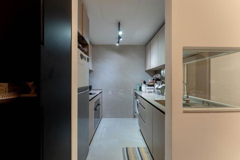 Penrose, 30 Sims Drive, Eunos / Geylang / Paya Lebar, 2 Bedrooms, 710 sqft, Condominium For Sale, by Zach Tan, 500262926 - Kitchen - PropertyGuru.com.sg