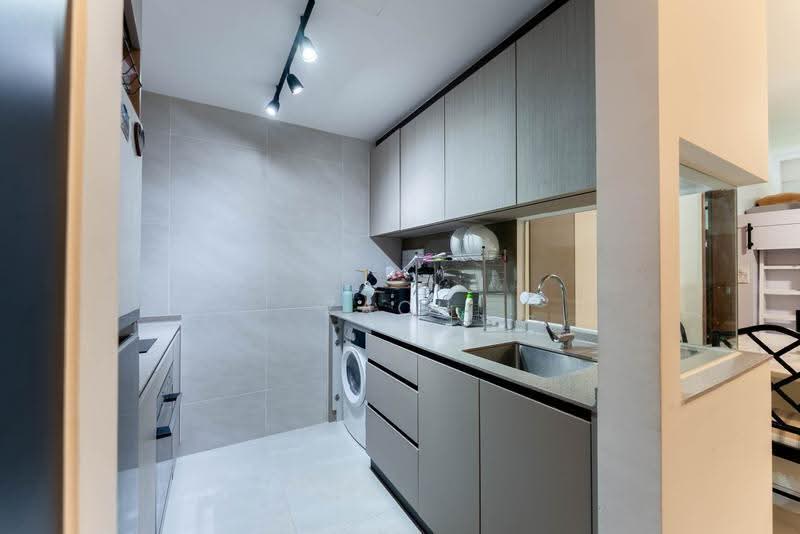 Penrose, 30 Sims Drive, Eunos / Geylang / Paya Lebar, 2 Bedrooms, 710 sqft, Condominium For Sale, by Zach Tan, 500262926 - Kitchen - PropertyGuru.com.sg