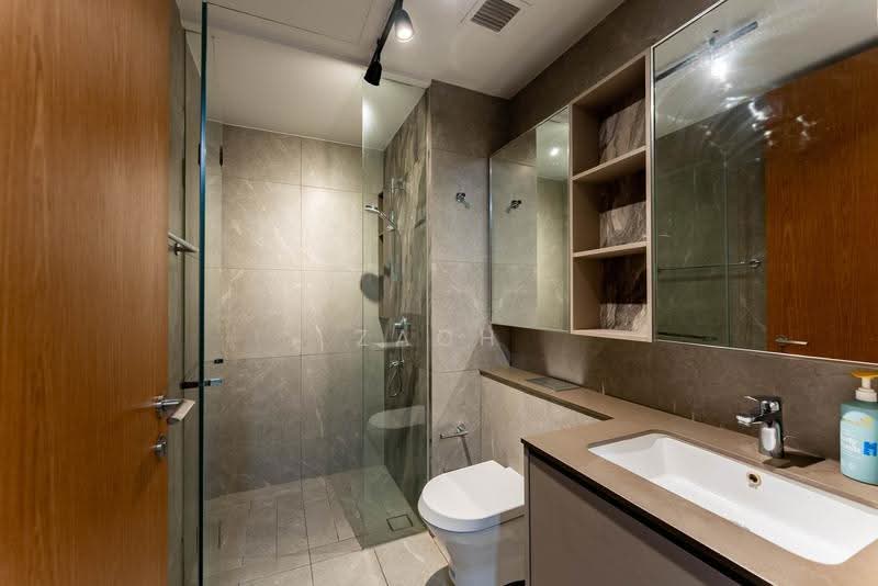 Penrose, 30 Sims Drive, Eunos / Geylang / Paya Lebar, 2 Bedrooms, 710 sqft, Condominium For Sale, by Zach Tan, 500262926 - Bathroom - PropertyGuru.com.sg