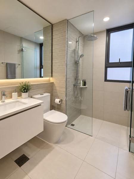 Bellewaters, 11 Anchorvale Crescent, Hougang / Punggol / Sengkang, 3 Bedrooms, 1,055 sqft, Condominium For Sale, by Edwin Leong, 500262930 - Master Bathroom - PropertyGuru.com.sg