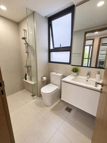 Bellewaters, 11 Anchorvale Crescent, Hougang / Punggol / Sengkang, 3 Bedrooms, 1,055 sqft, Condominium For Sale, by Edwin Leong, 500262930 - Common Bathroom - PropertyGuru.com.sg
