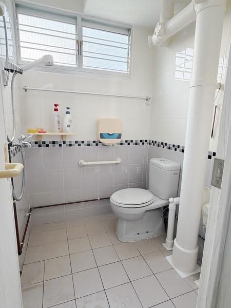 56 Chai Chee Drive, 56 Chai Chee Drive, Bedok / Upper East Coast, Room Rental, 136 sqft, HDB Flat For Rent, by Irene Nah, 500262936 - Bathroom - PropertyGuru.com.sg