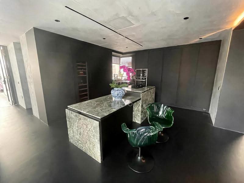 Coco Palms, 19 Pasir Ris Grove, Pasir Ris / Tampines, 5 Bedrooms, 2,928 sqft, Condominium For Sale, by Damon Chua, 500262938 - Kitchen - PropertyGuru.com.sg