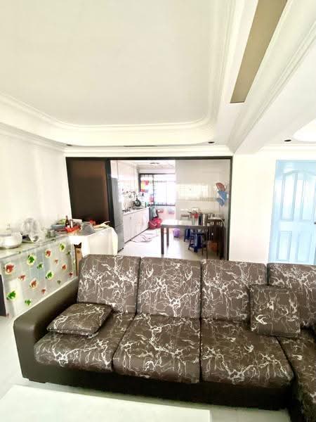 419 Yishun Avenue 11, 419 Yishun Avenue 11, Sembawang / Yishun, Room Rental, 160 sqft, HDB Flat For Rent, by Mei Oh, 500262942 - Living Room - PropertyGuru.com.sg