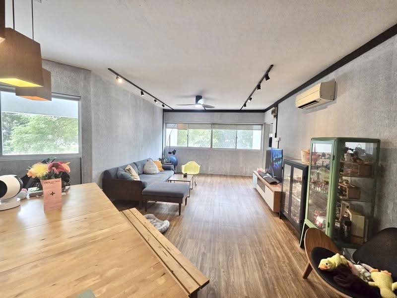 105 Tampines Street 11, 105 Tampines Street 11, Pasir Ris / Tampines, 3 Bedrooms, 1,259 sqft, HDB Flat For Sale, by Kenneth Yeo, 500262958 - Living Room - PropertyGuru.com.sg