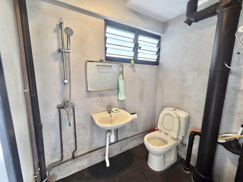 105 Tampines Street 11, 105 Tampines Street 11, Pasir Ris / Tampines, 3 Bedrooms, 1,259 sqft, HDB Flat For Sale, by Kenneth Yeo, 500262958 - Bathroom - PropertyGuru.com.sg