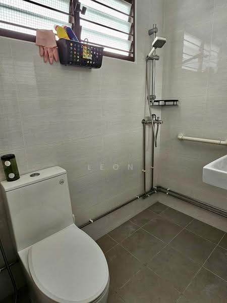 127 Simei Street 1, 127 Simei Street 1, Pasir Ris / Tampines, Room Rental, 120 sqft, HDB Flat For Rent, by Leon Chea, 500262963 - Bathroom - PropertyGuru.com.sg