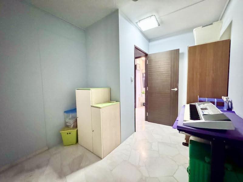 192 Bukit Batok West Avenue 6, 192 Bukit Batok West Avenue 6, Dairy Farm / Bukit Panjang / Choa Chu Kang, 4 Bedrooms, 1,292 sqft, HDB Flat For Sale, by Stella Ng, 500262967 - Bedroom - PropertyGuru.com.sg