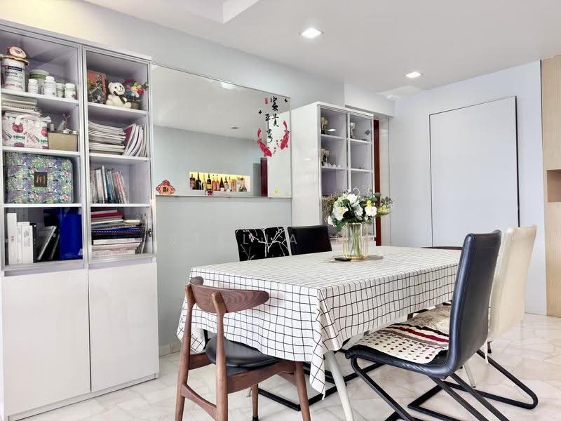 192 Bukit Batok West Avenue 6, 192 Bukit Batok West Avenue 6, Dairy Farm / Bukit Panjang / Choa Chu Kang, 4 Bedrooms, 1,292 sqft, HDB Flat For Sale, by Stella Ng, 500262967 - Dining Room - PropertyGuru.com.sg