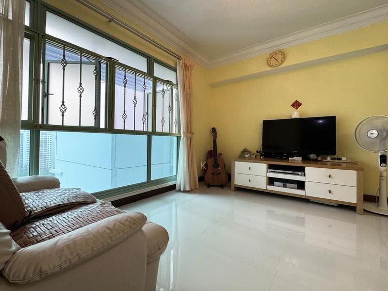 642B Punggol Drive, 642B Punggol Drive, Hougang / Punggol / Sengkang, 3 Bedrooms, 980 sqft, HDB Flat For Sale, by S. K. Yeo 杨顺锦, 500262971 - Living Room - PropertyGuru.com.sg