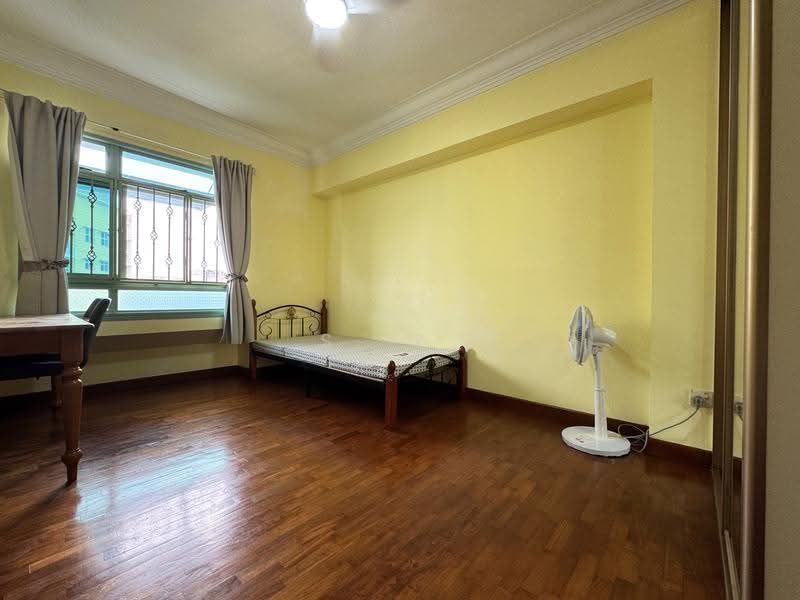 642B Punggol Drive, 642B Punggol Drive, Hougang / Punggol / Sengkang, 3 Bedrooms, 980 sqft, HDB Flat For Sale, by S. K. Yeo 杨顺锦, 500262971 - Bedroom - PropertyGuru.com.sg
