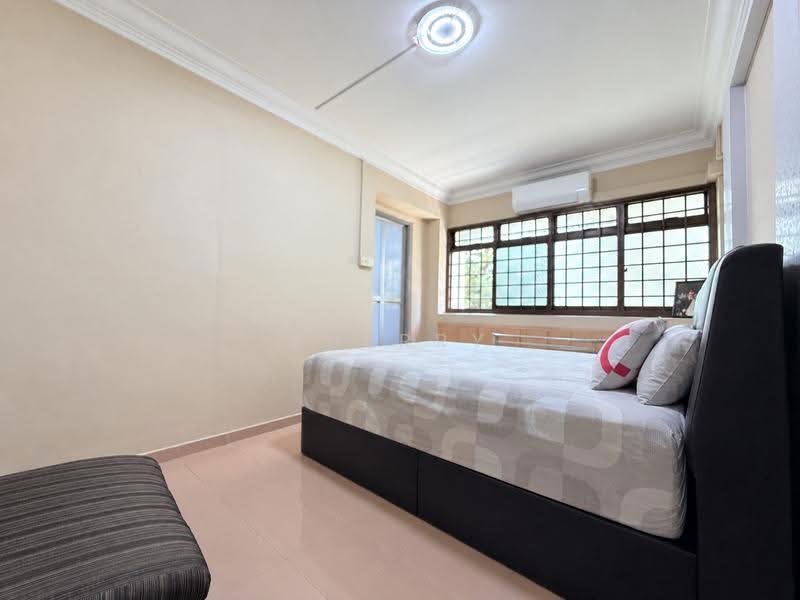 647 Jurong West Street 61, 647 Jurong West Street 61, Boon Lay / Jurong / Tuas, 4 Bedrooms, 1,292 sqft, HDB Flat For Sale, by Sherry Ang, 500262984 - Bedroom - PropertyGuru.com.sg