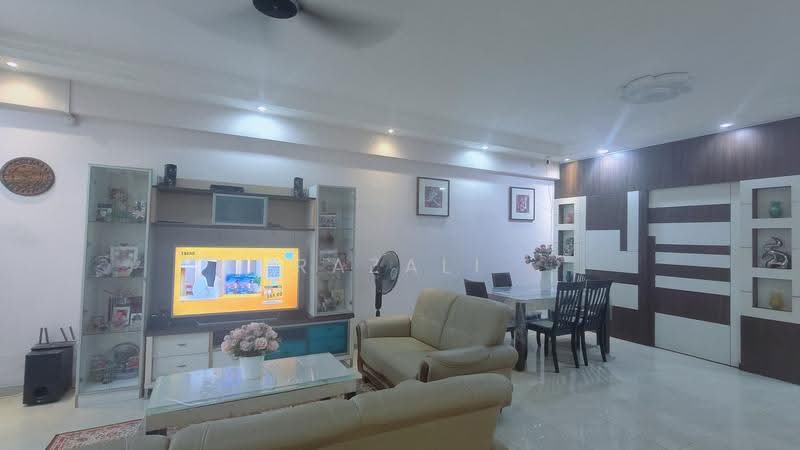 687A Woodlands Drive 75, 687A Woodlands Drive 75, Admiralty / Woodlands, 3 Bedrooms, 1,227 sqft, HDB Flat For Sale, by Razali Sarmiten, 500262989 - Living Room - PropertyGuru.com.sg